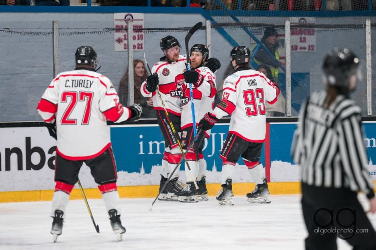 Paisley Pirates close league campaign with shutout win as play-off tie confirmed