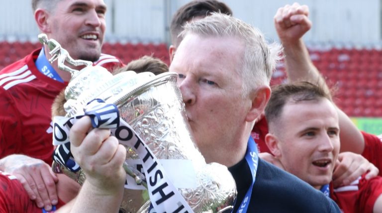 Johnstone Burgh part company with manager Murdo McKinnon